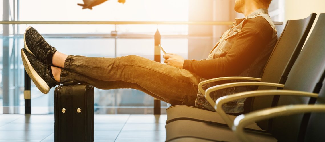 airport-3511342_1920